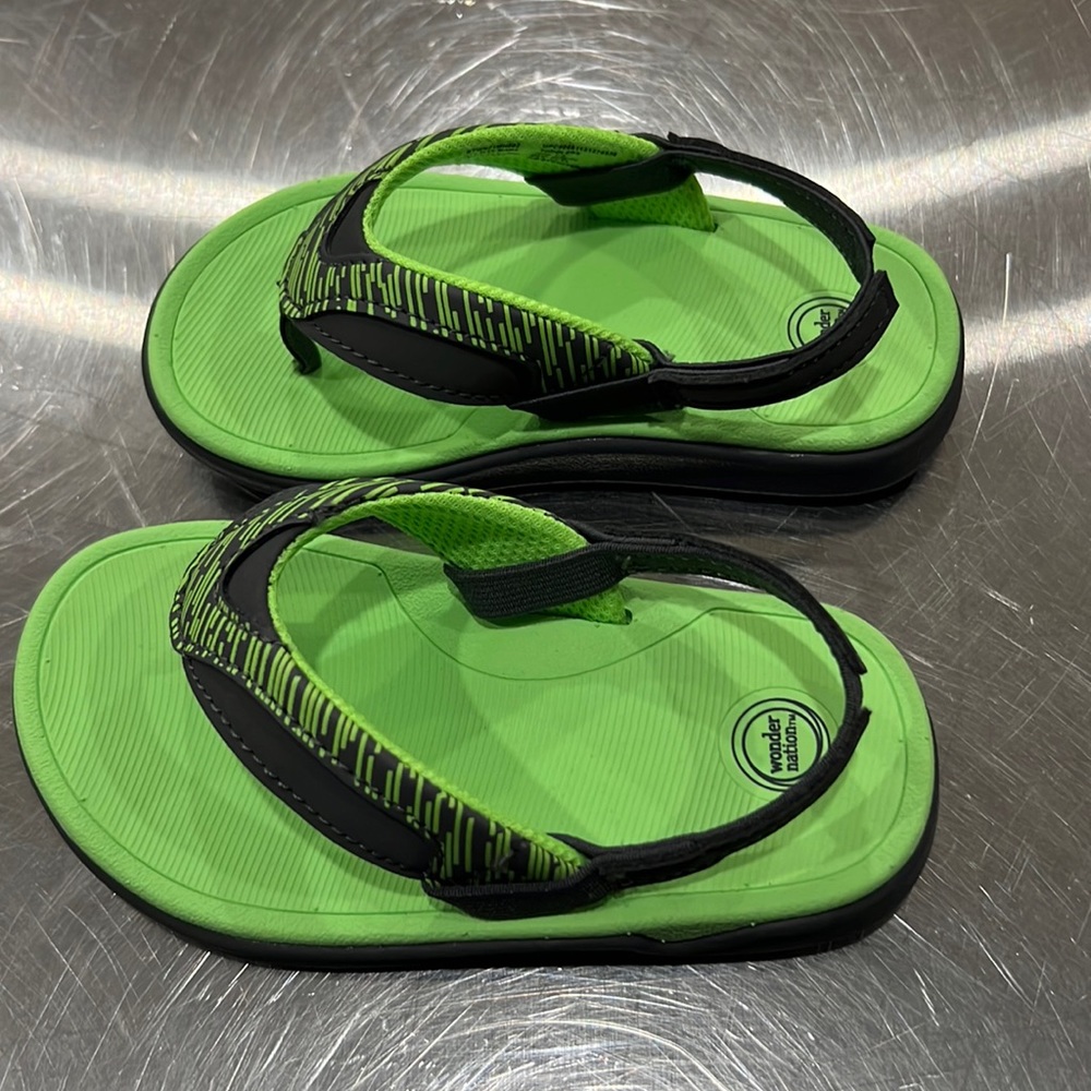 NWOT Wonder Nation Toddler Flip Flops, Size 7/8, New-Never Worn, Green/Gray